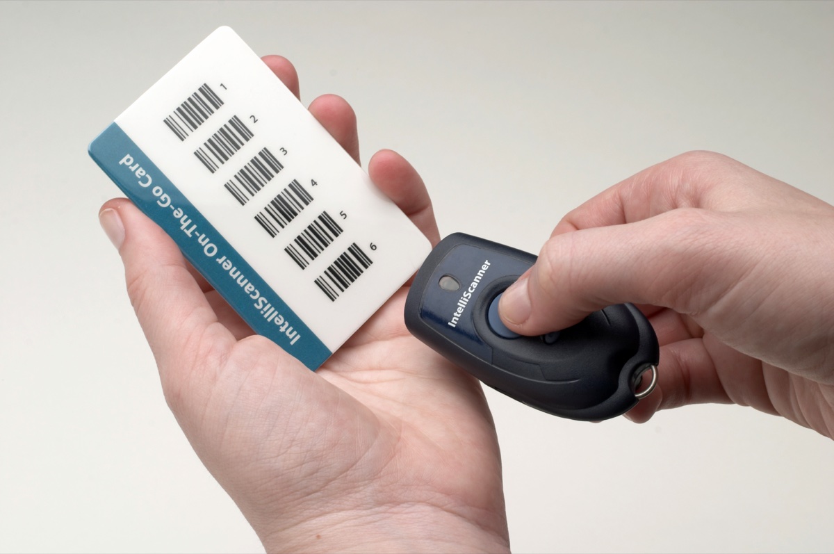 Scanning an asset tag with the IntelliScanner mini